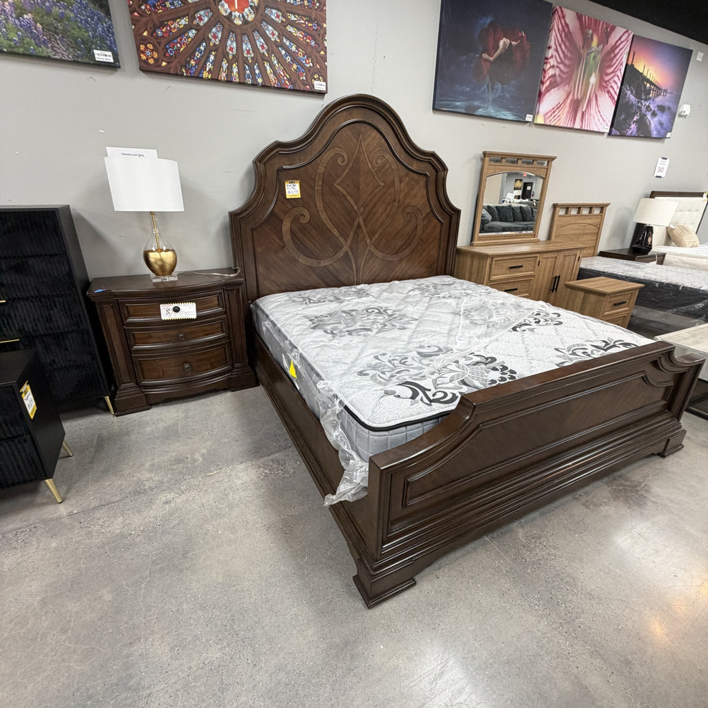 Belmont King Bed And Nightstand