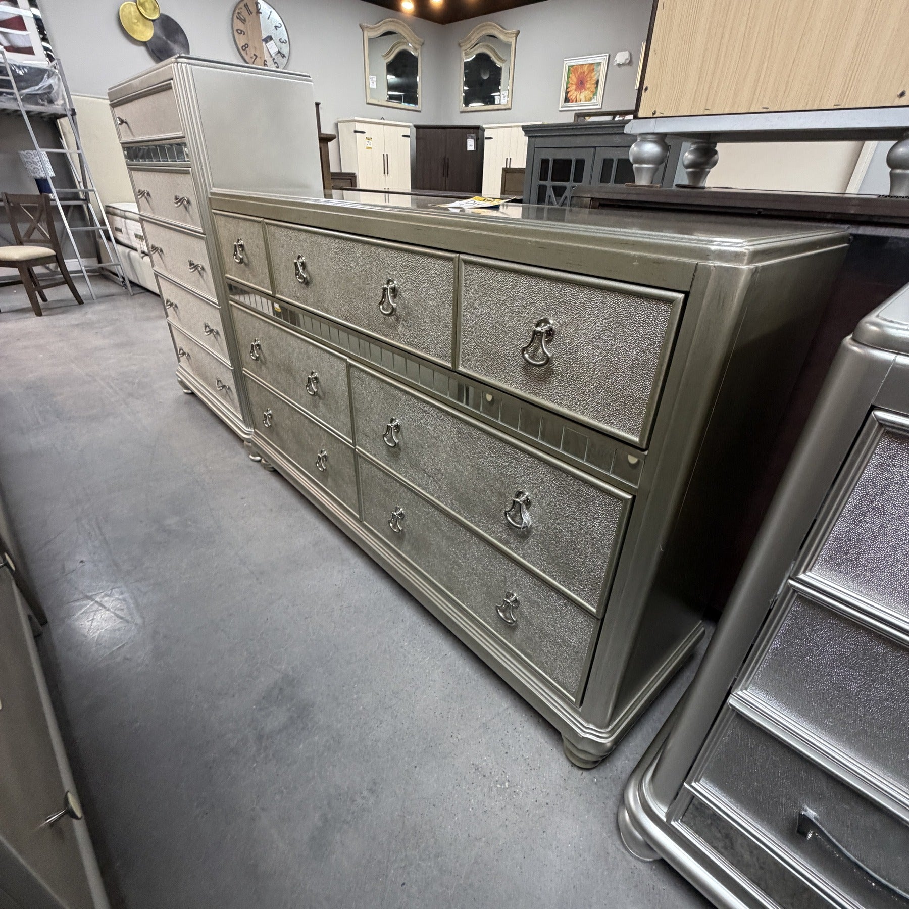 Bijou Dresser