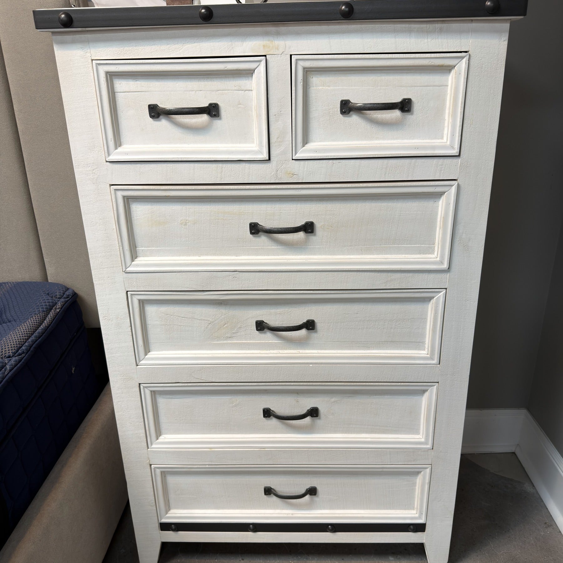 Frontier Milk White Queen Bedroom Set