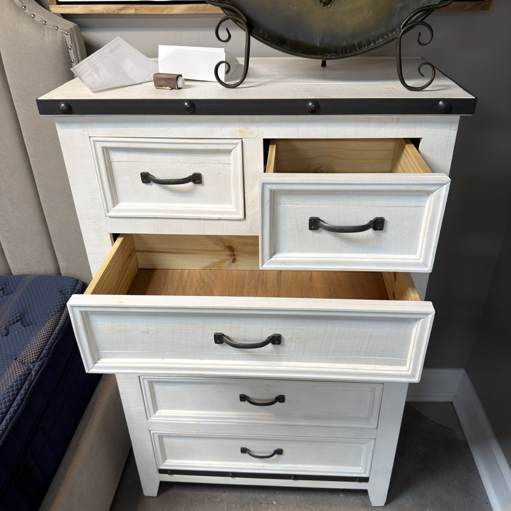 Frontier Milk White Queen Bedroom Set