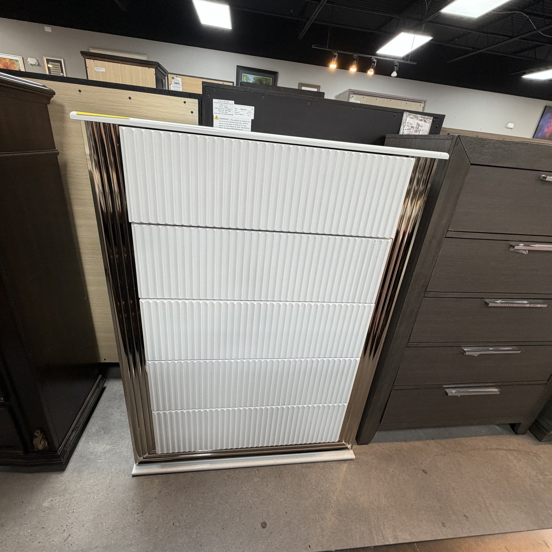 Lumina Chest