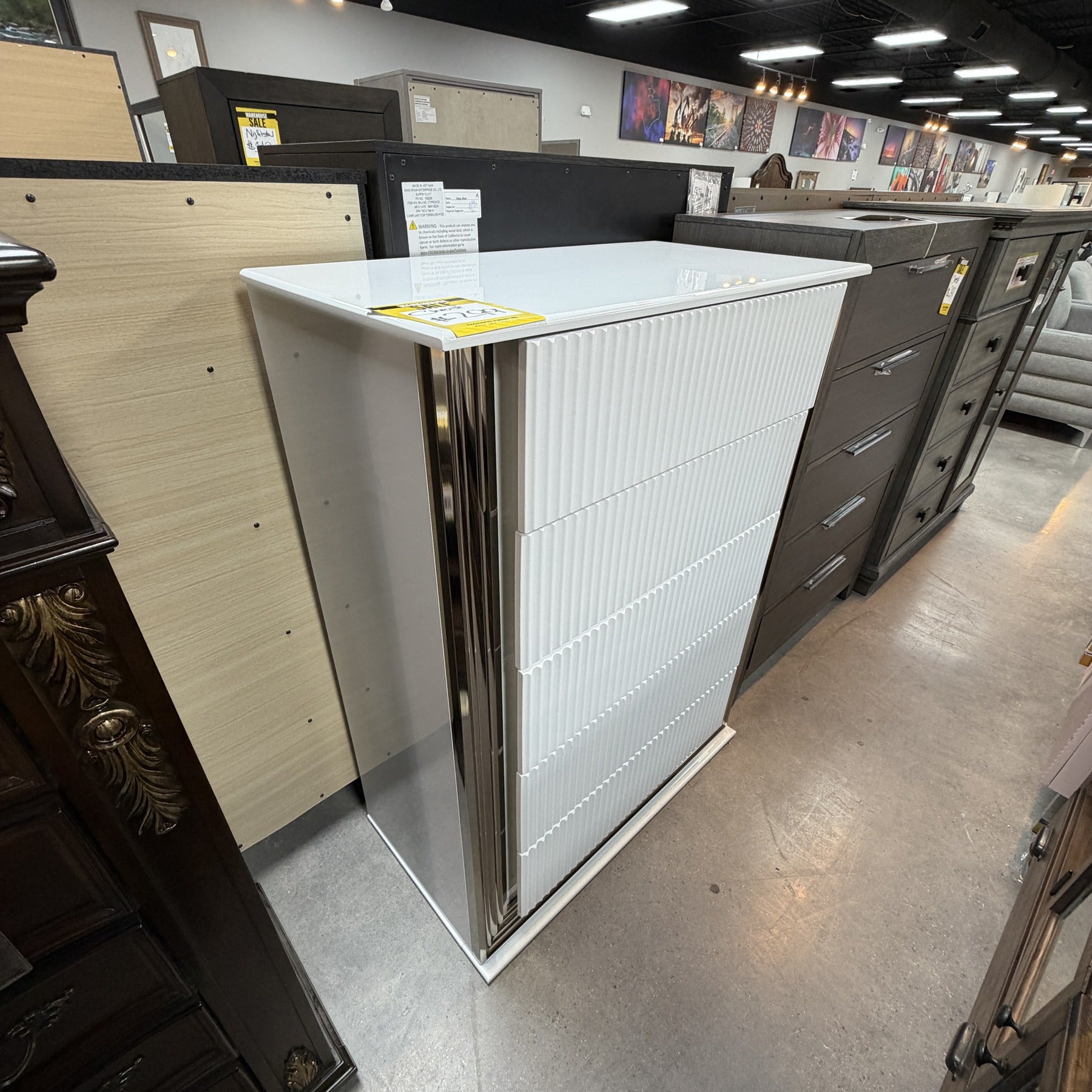 Lumina Chest