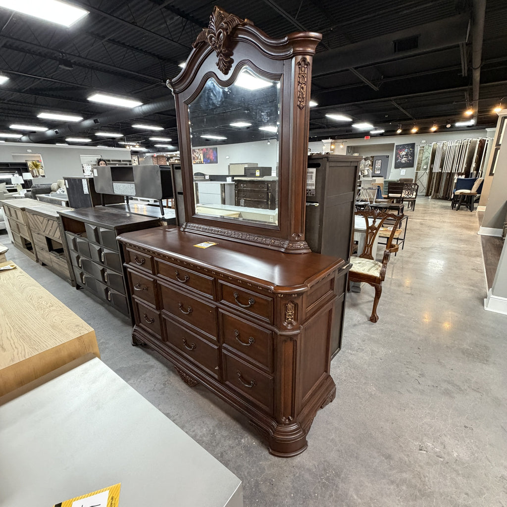 Monarch Heirloom Dresser & Mirror
