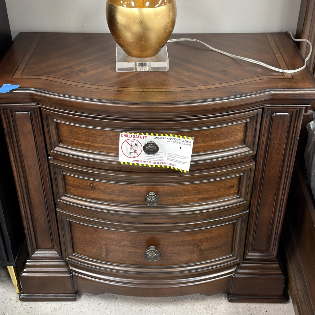 Nomad Echo King Bed & 1 Nightstand