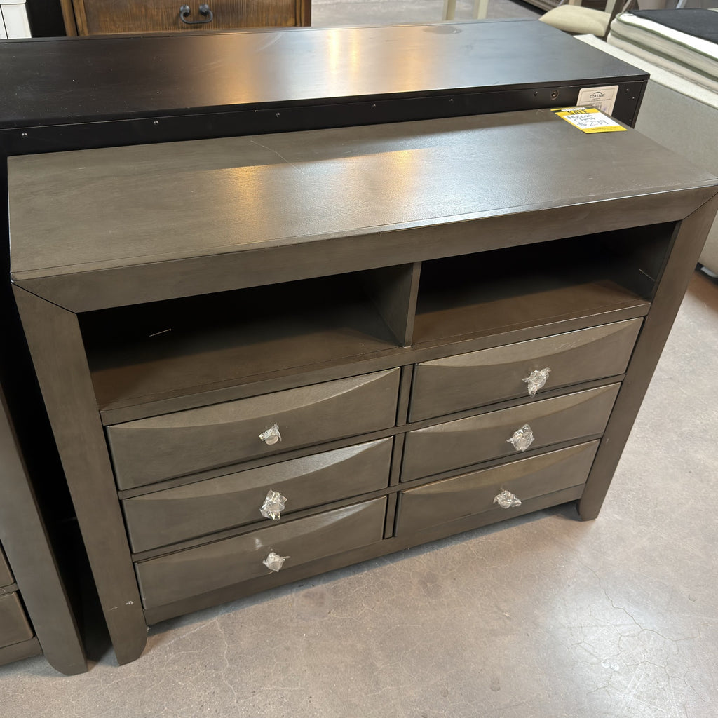 Sable Crest Media Chest