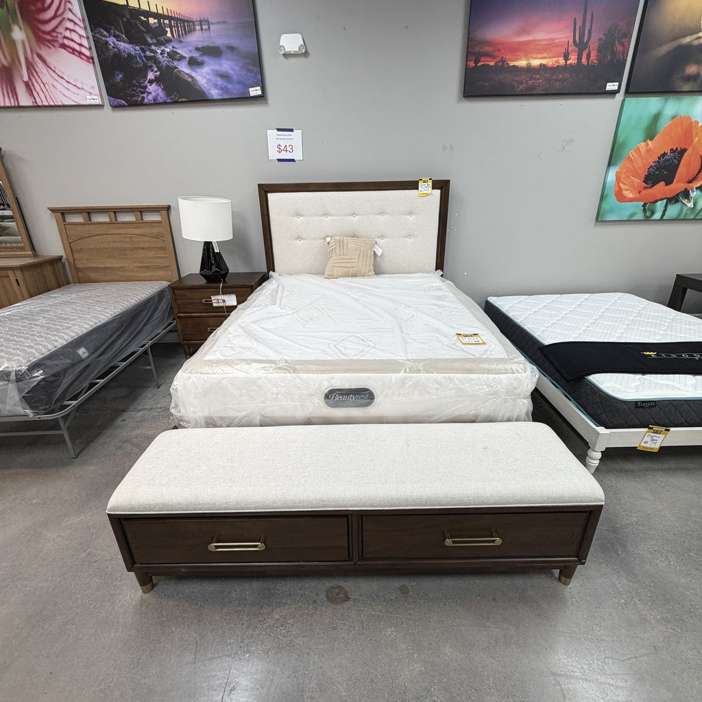 Weston Queen Bed And Nightstand