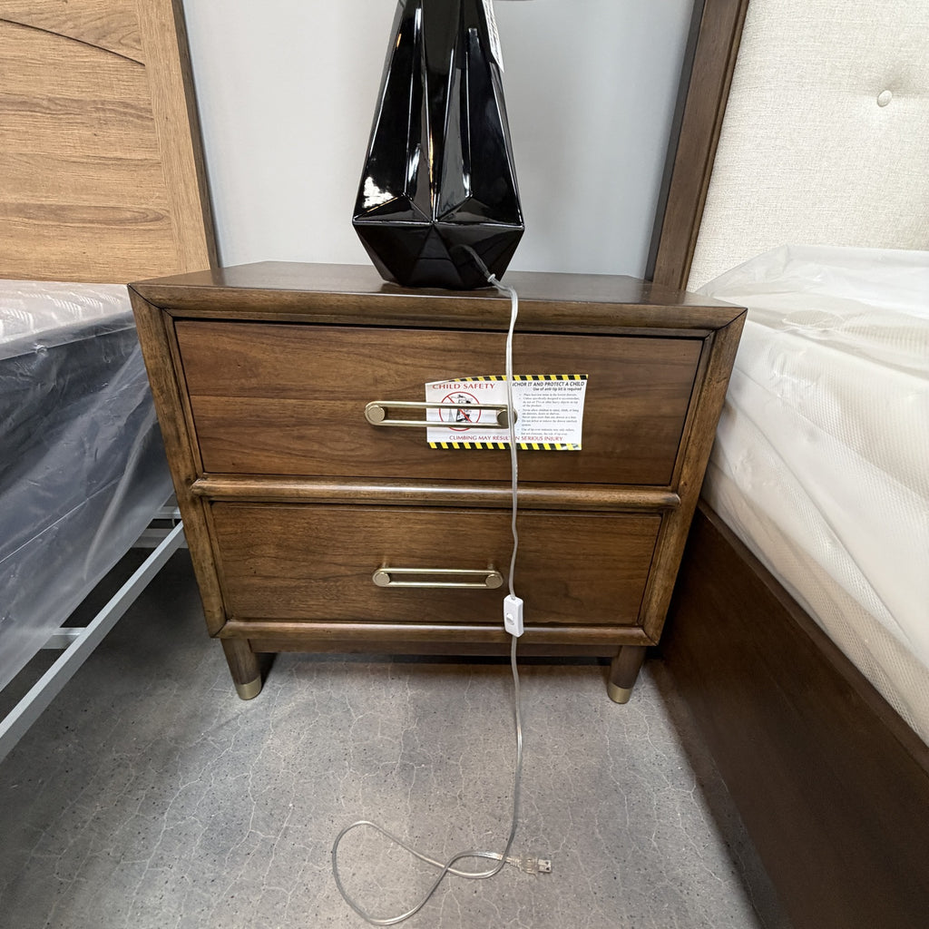 Weston Queen Bed And Nightstand