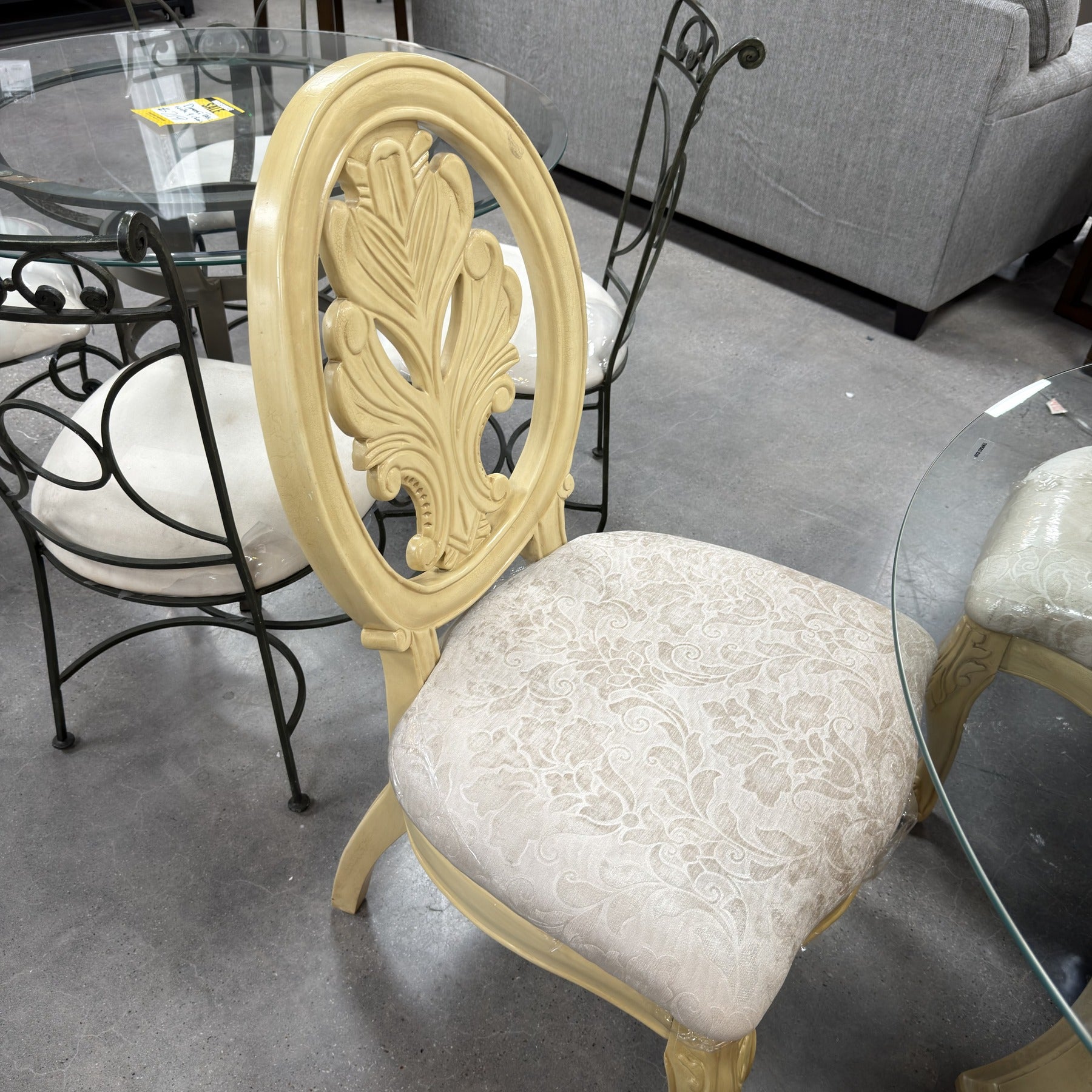 Bravelle Dining Table & 4 Chairs