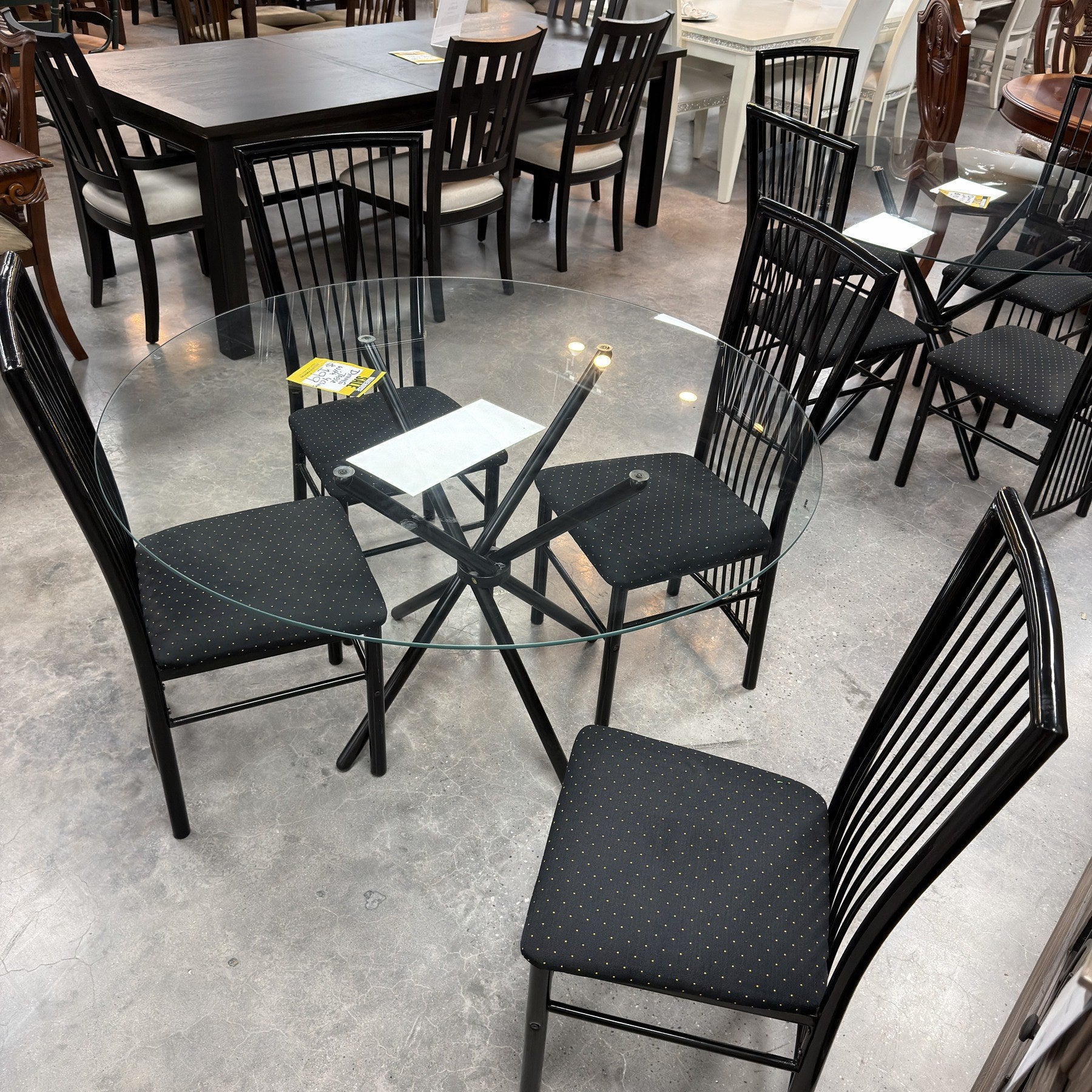 Camden Hall Dining Table & 4 Chairs