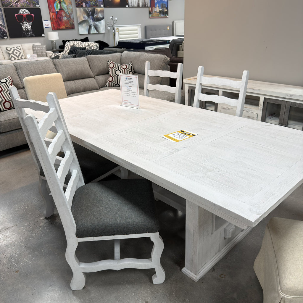 Frontier Grand Table
