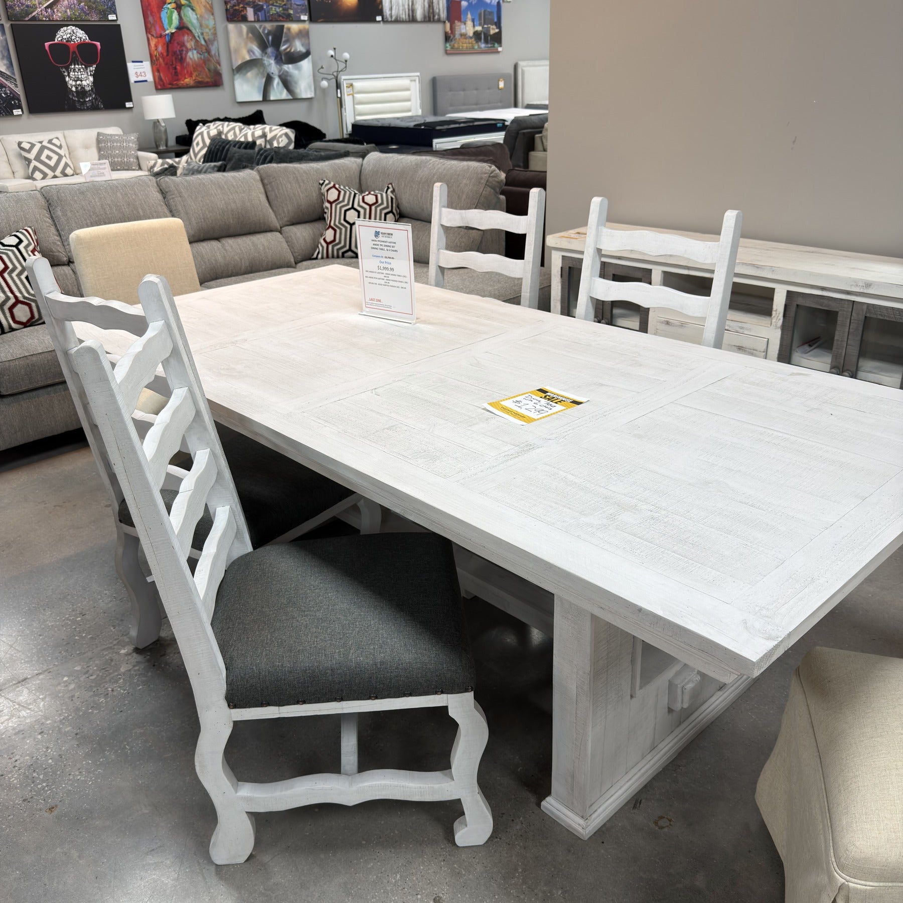 Frontier Grand Table