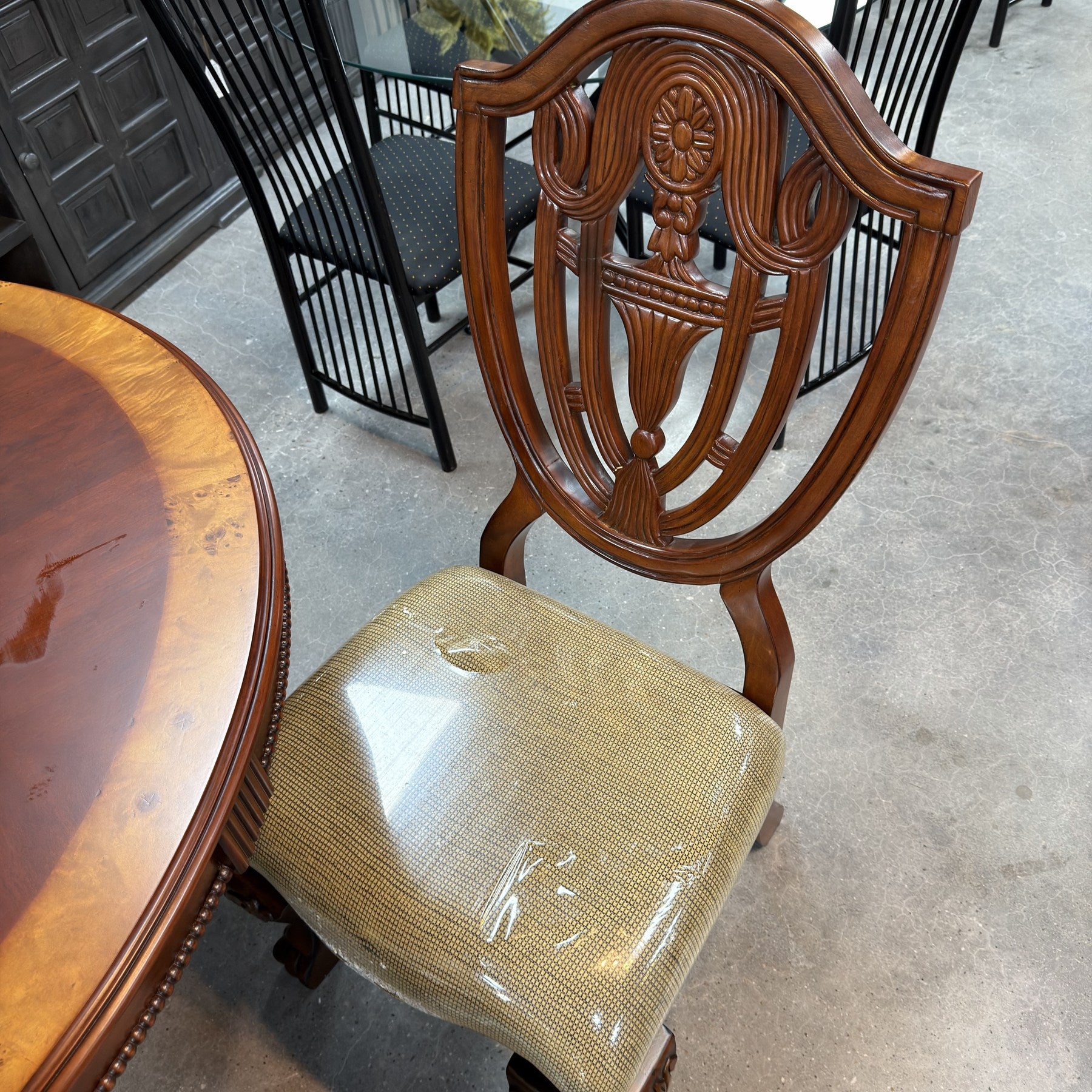 Vespera Dining Table & 4 Chairs