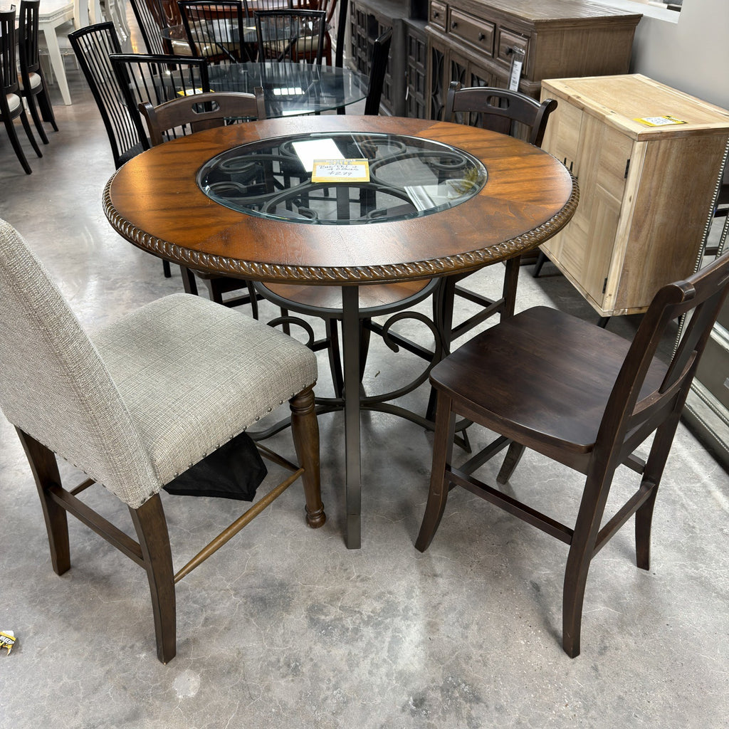 Willow Trace Round Table & 4 Chairs