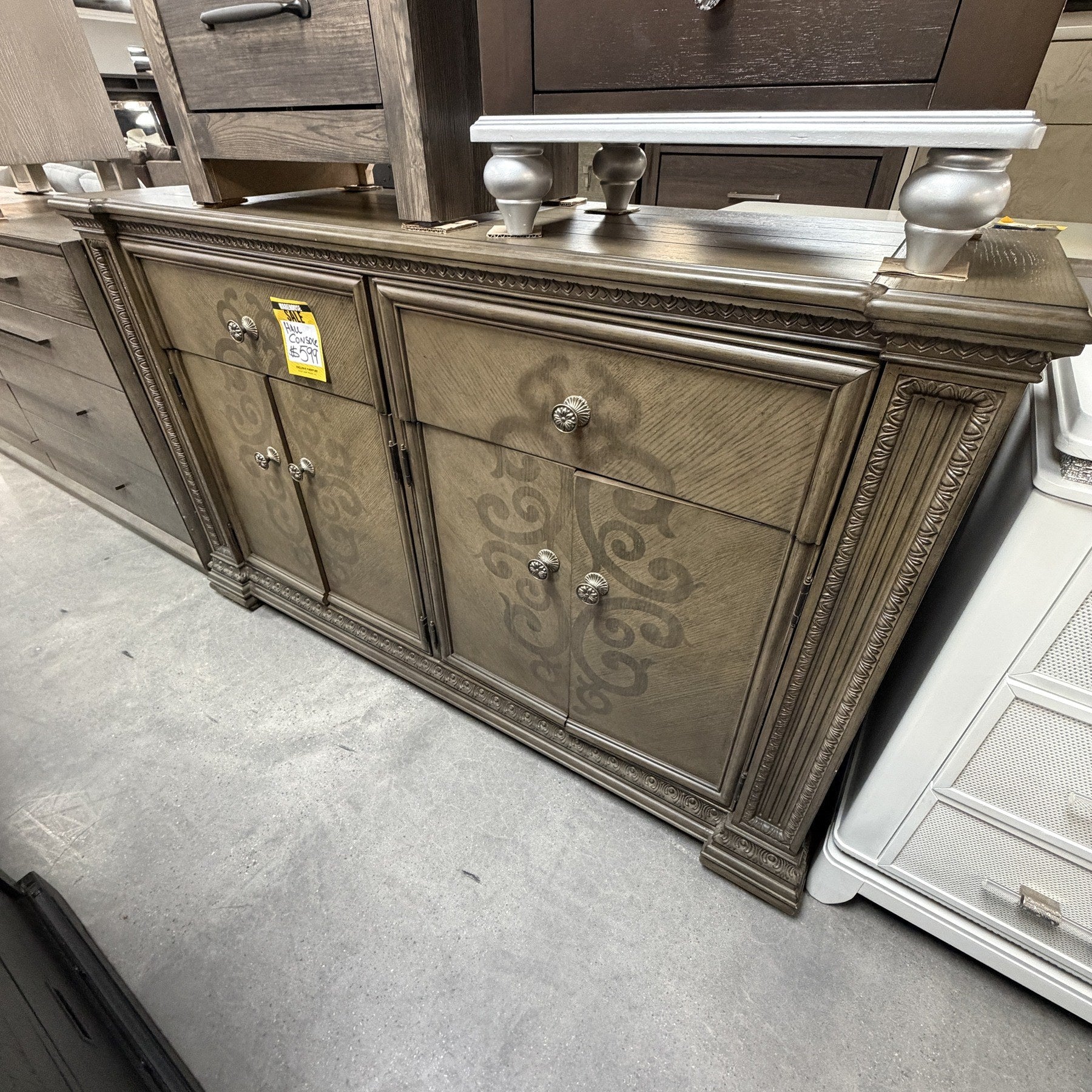 Arabesque Hall Console