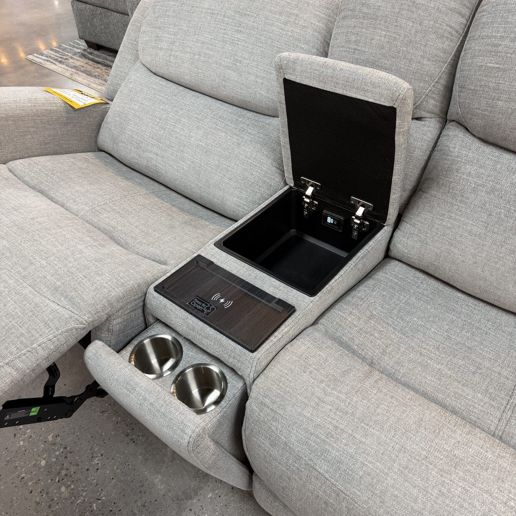 Horizon Reclining Loveseat