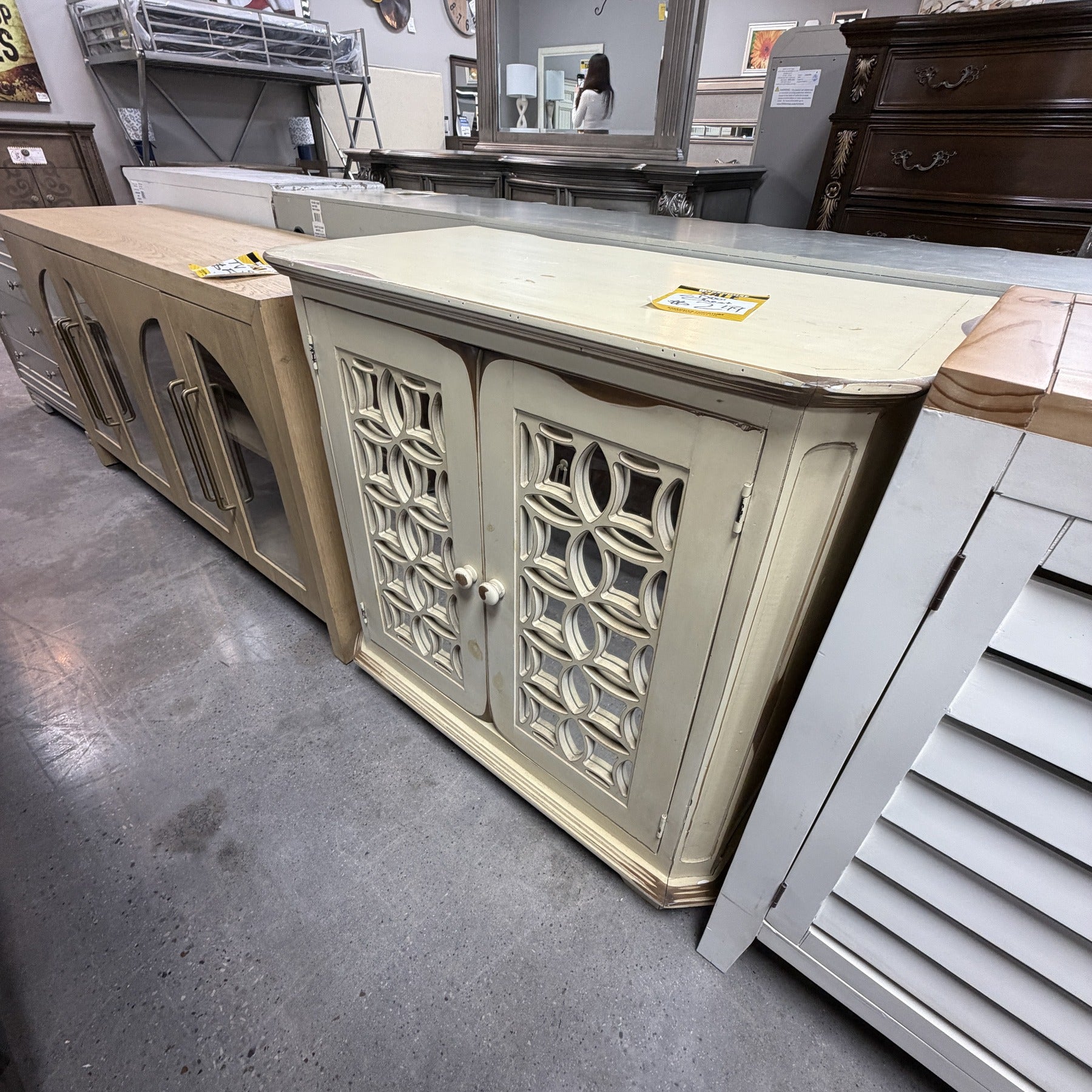 Medallion Cream 2 Door Chest