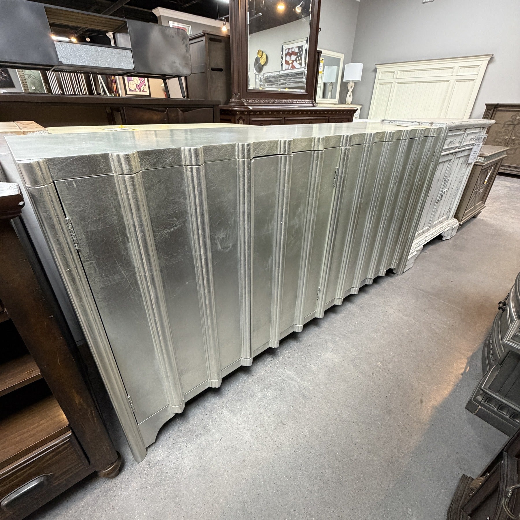 Mercury Flow Hall Console