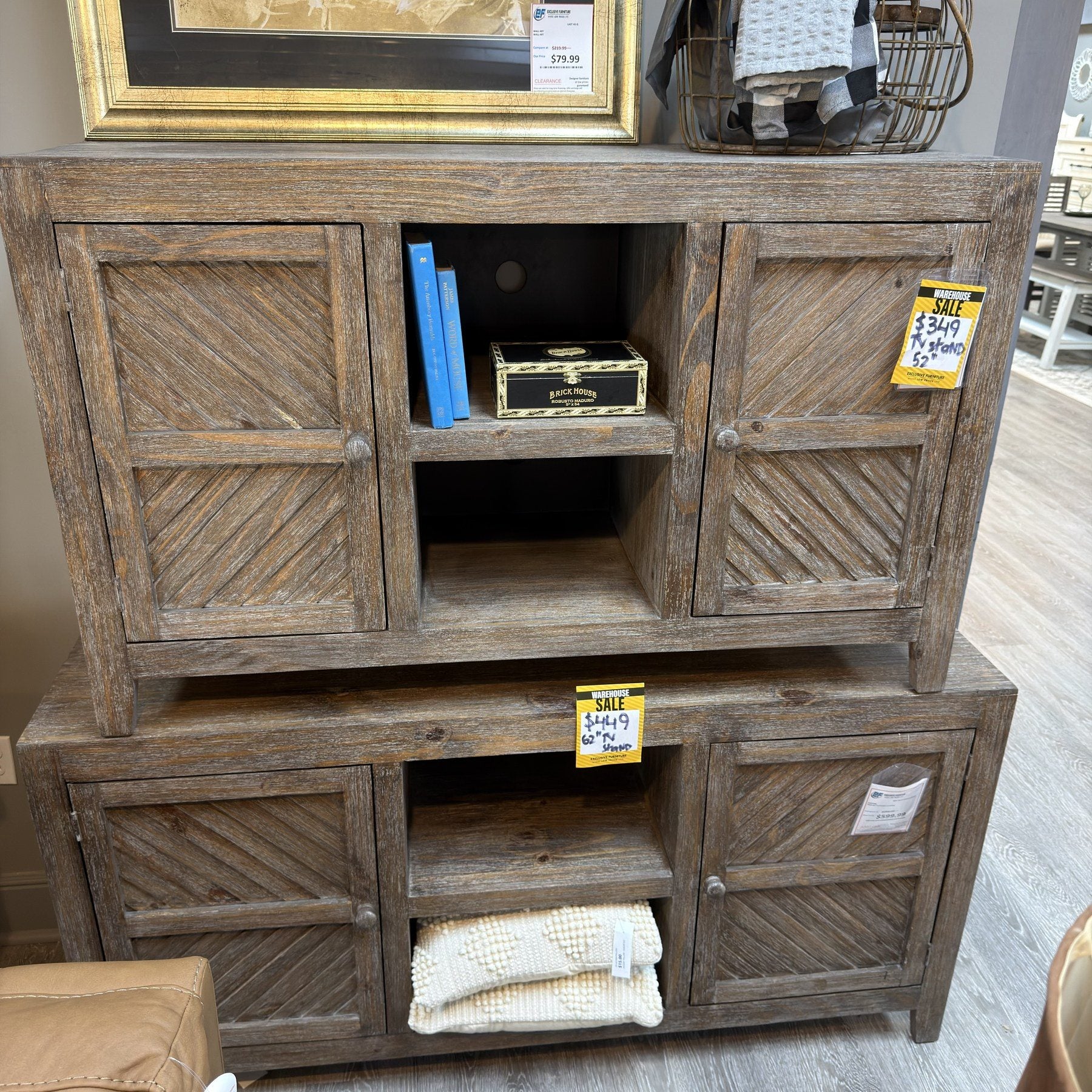Oakmont 52 TV Stand