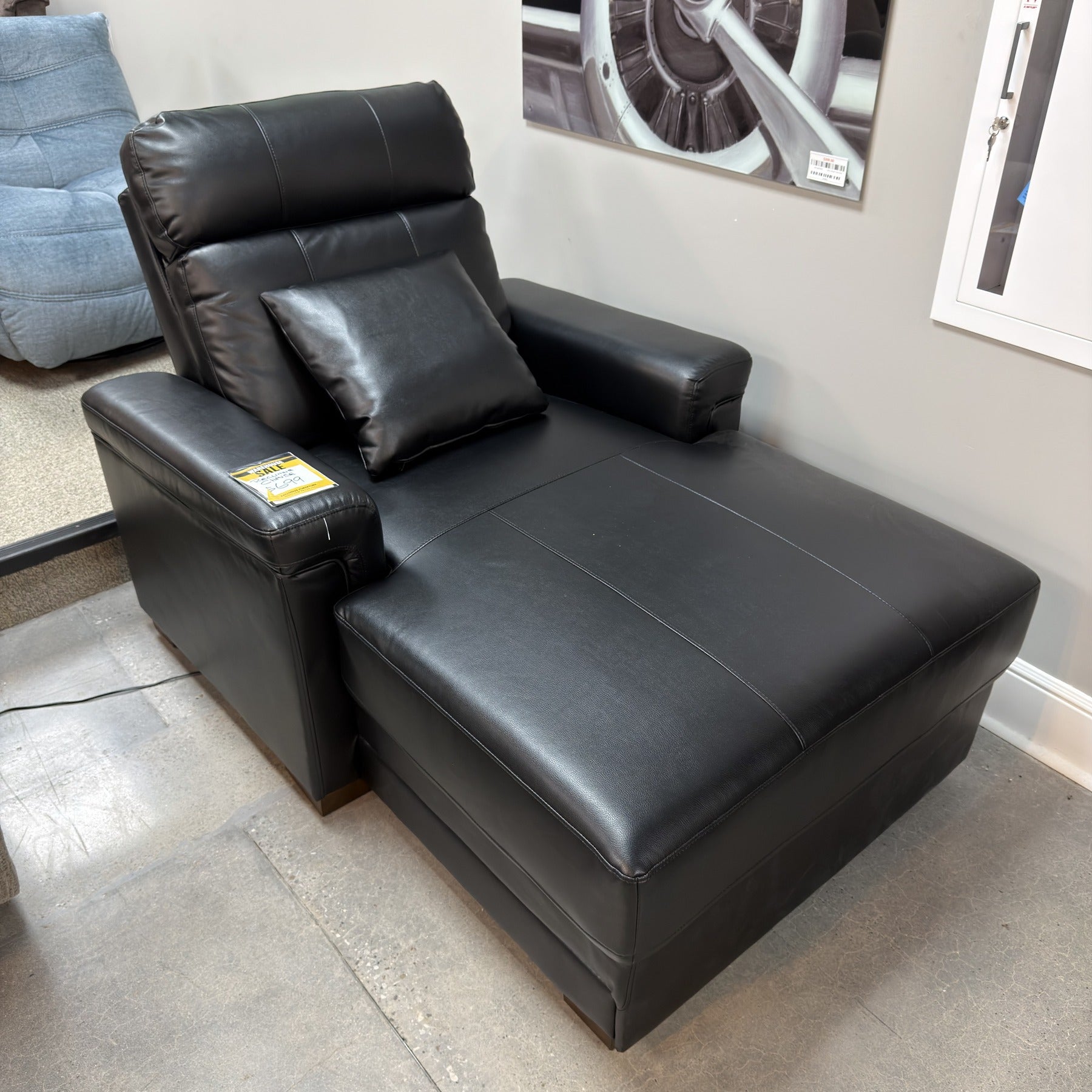 The Onyx Lounge Chaise