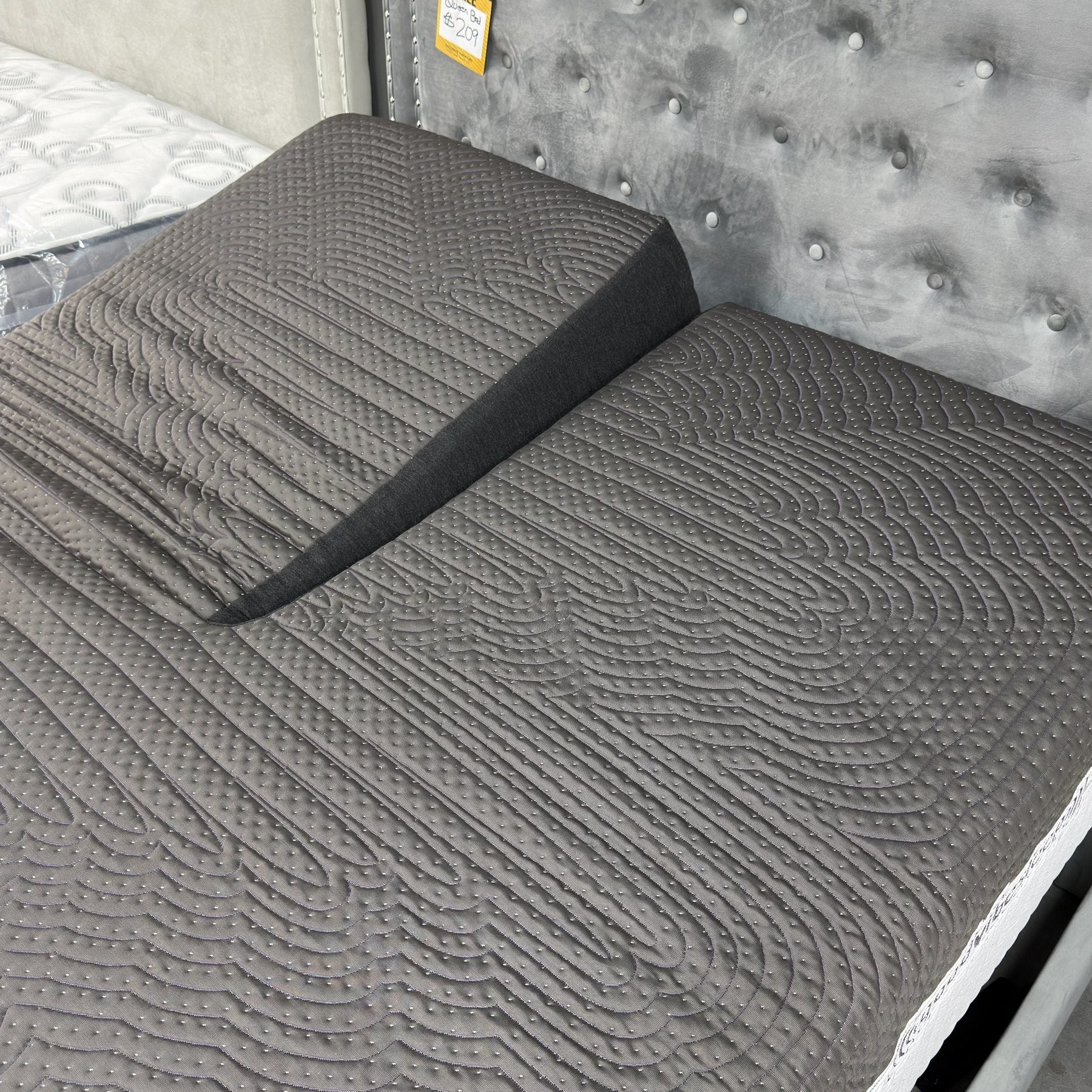 Queen Flex Mattress with Base & Speaker