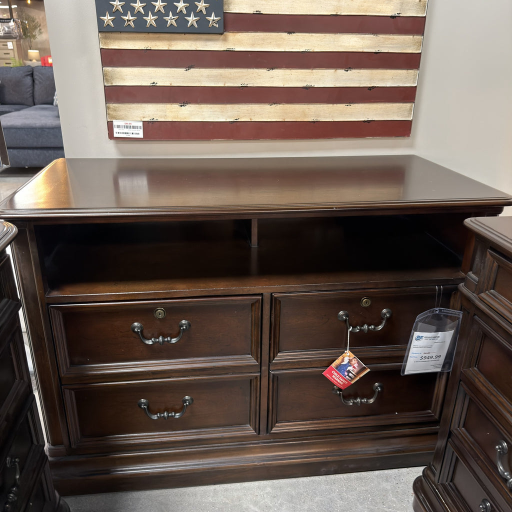 Wellington Executive Office Set