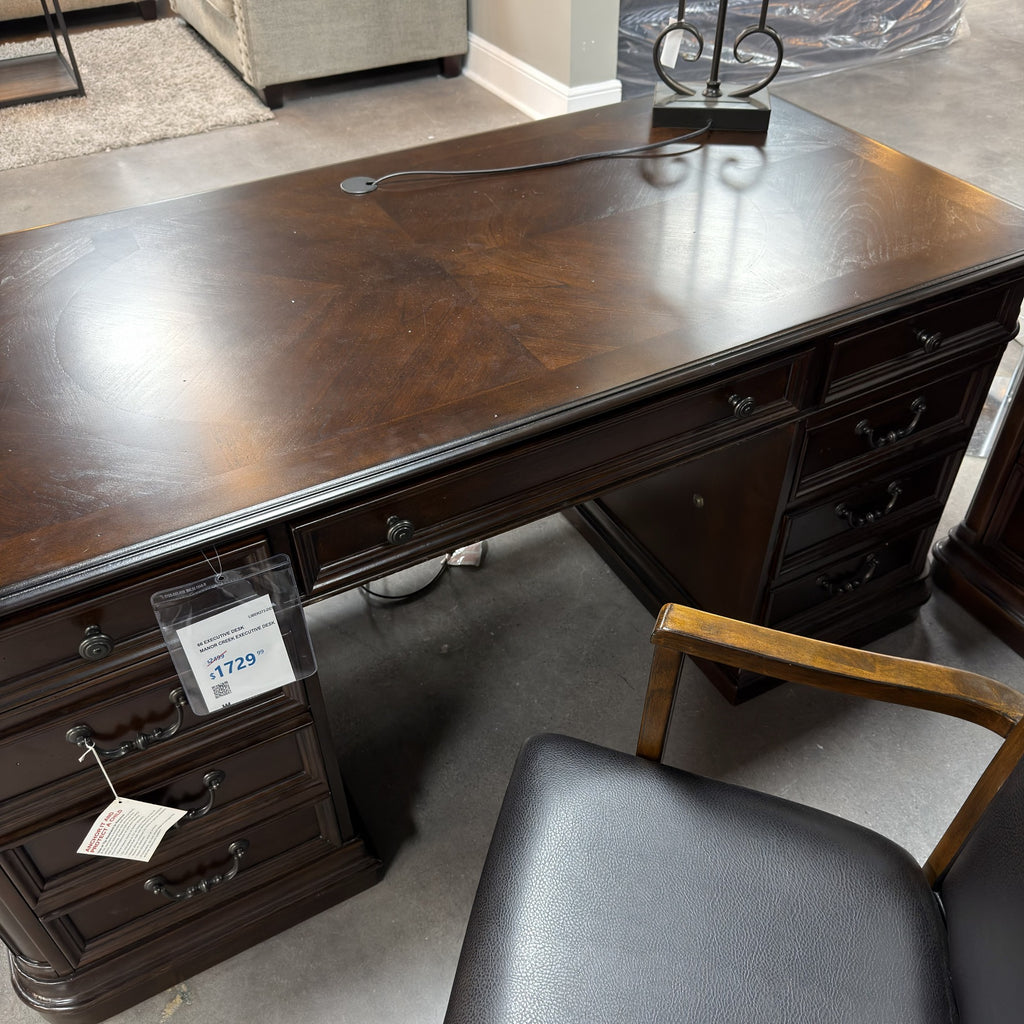 Wellington Executive Office Set