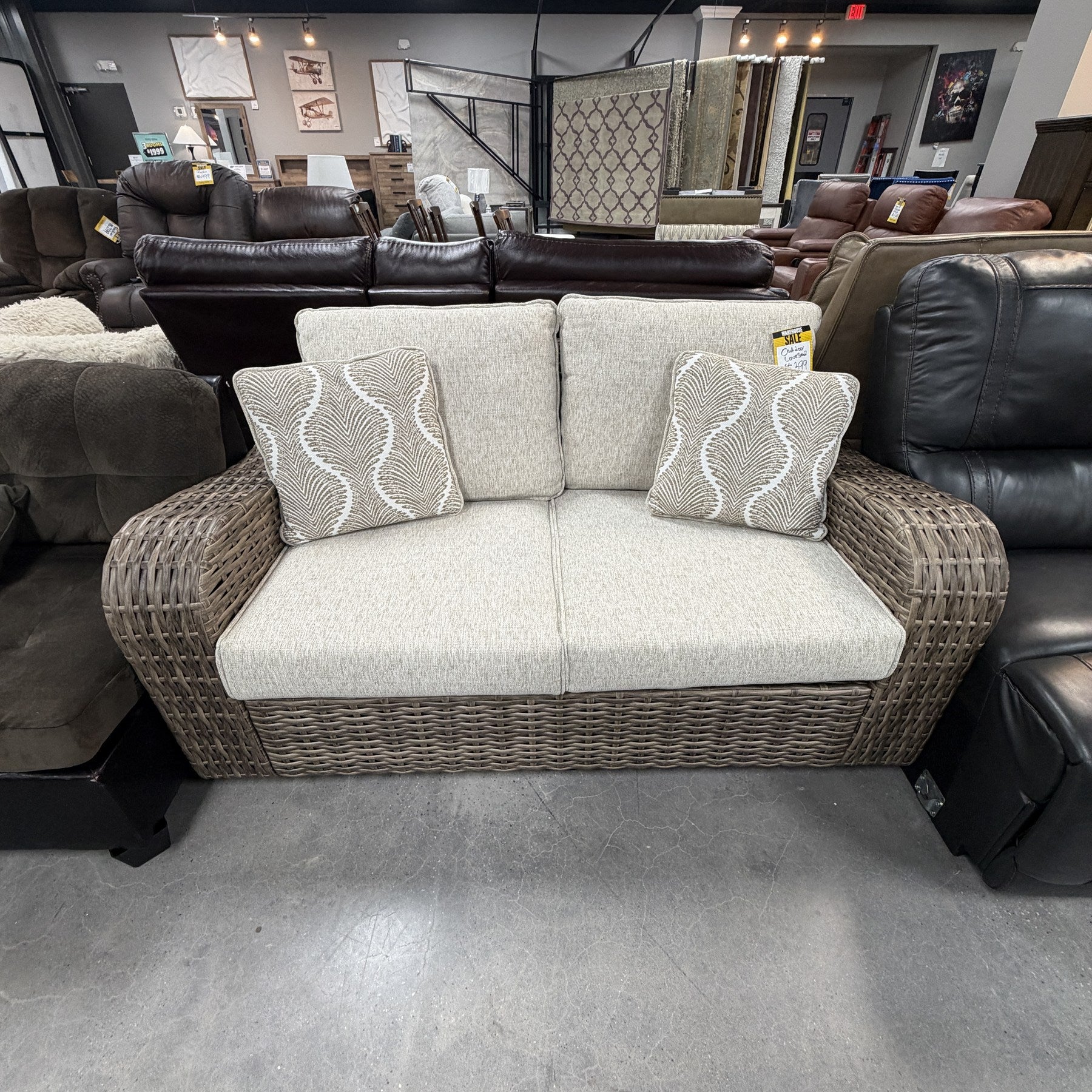 Mosaic Leaf Outdoor Loveseat