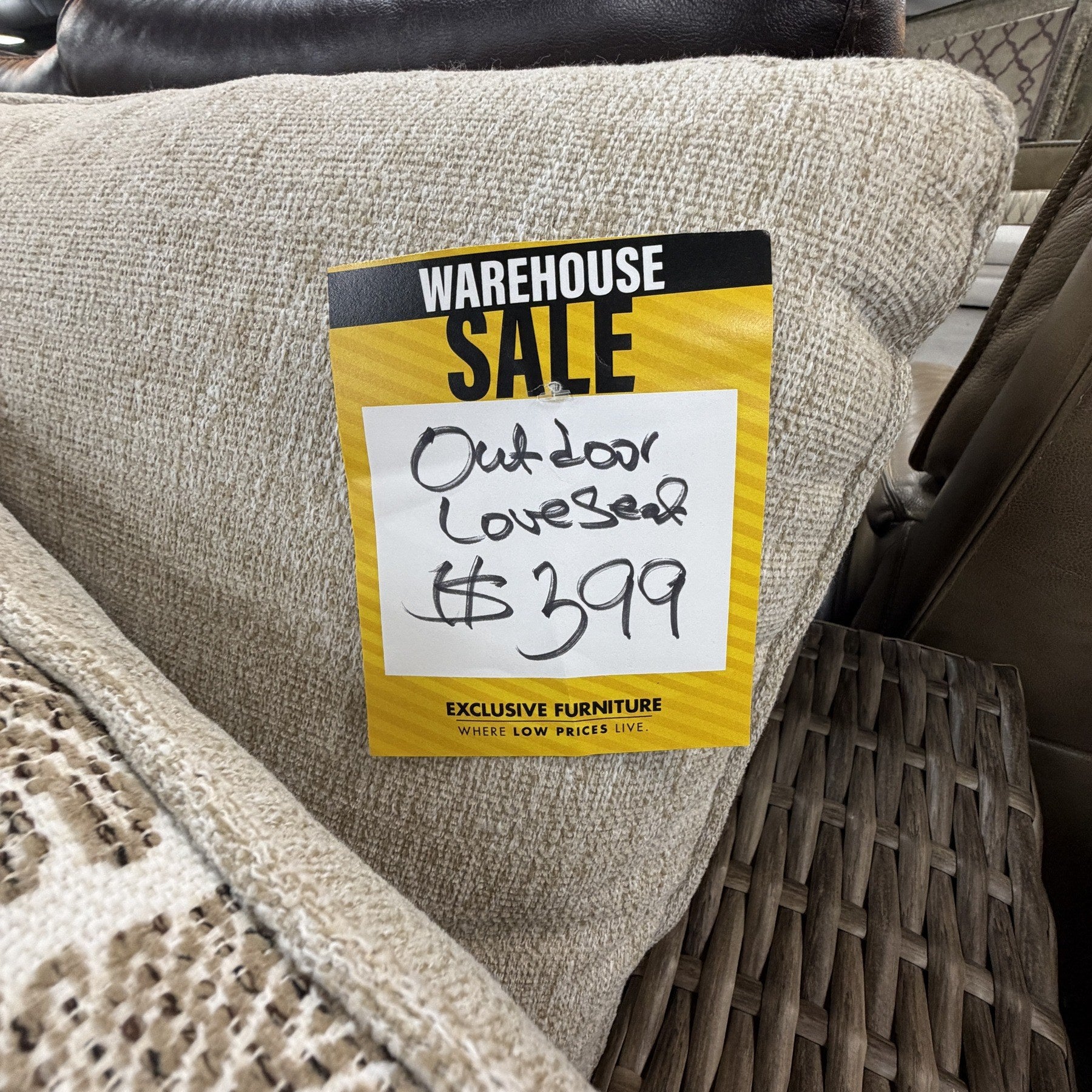 Mosaic Leaf Outdoor Loveseat